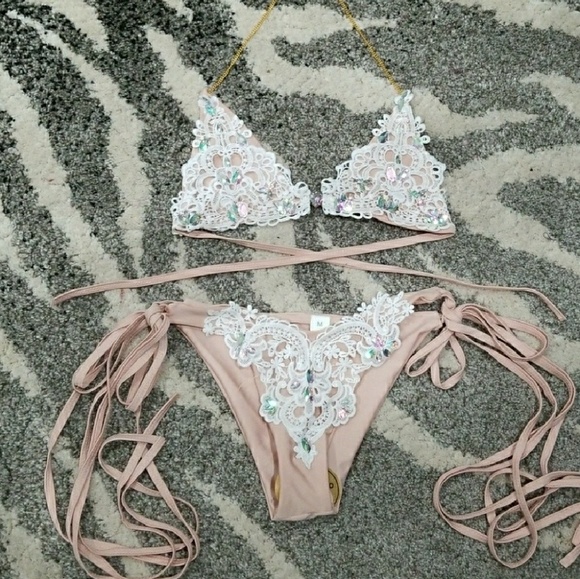 💋RESTOCKED💋 LACE DETAILED SEXY BIKINI! - Picture 4 of 4